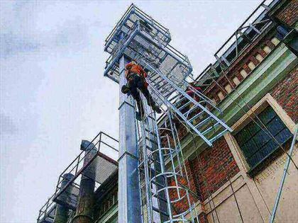 demontaż konstrukcji